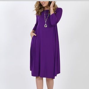 Purple two-pocket scoop neck midi dress
